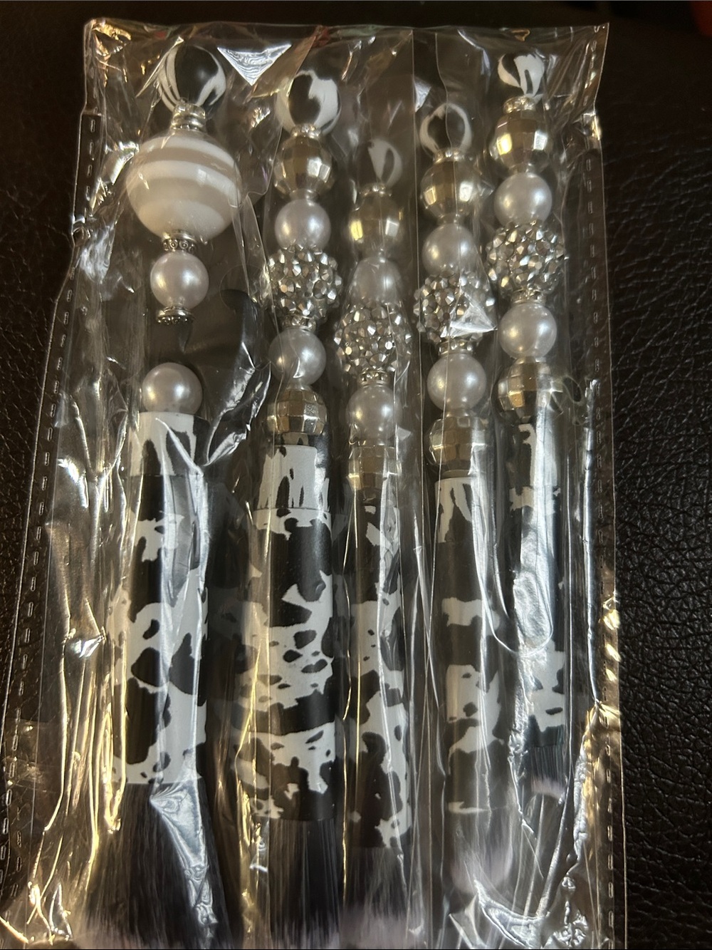 💄🐄 NWOT Black&White, Cow Print Hand-Crafted Set of 5 Makeup Brushes 💄
